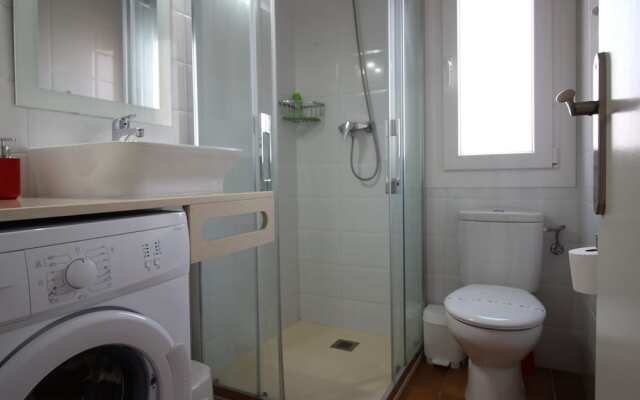 Modernised Apartment in Empuriabrava With Terrace