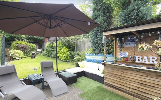 Urban Retreat Hot Tub Bar Ev Charger