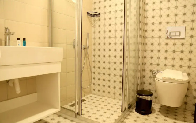 In Suit Luxury Hotel