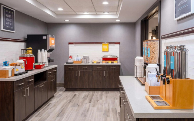 Hampton Inn & Suites Agoura Hills