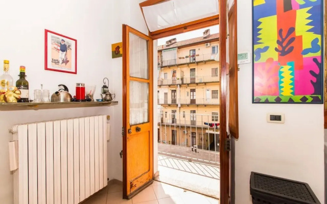 Vanchiglietta Roomy Apartment