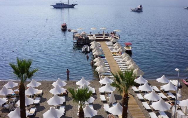 Cettia Beach Resort - Adults Only