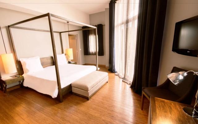 Le Louvre Hôtel & Spa