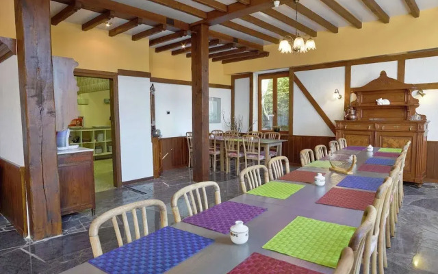 Spacious Holiday Home With Private Garden