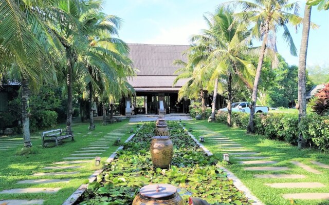Chivaree Hotel And Resort