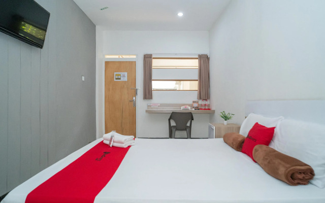 RedDoorz Syariah near Transmart MX Malang