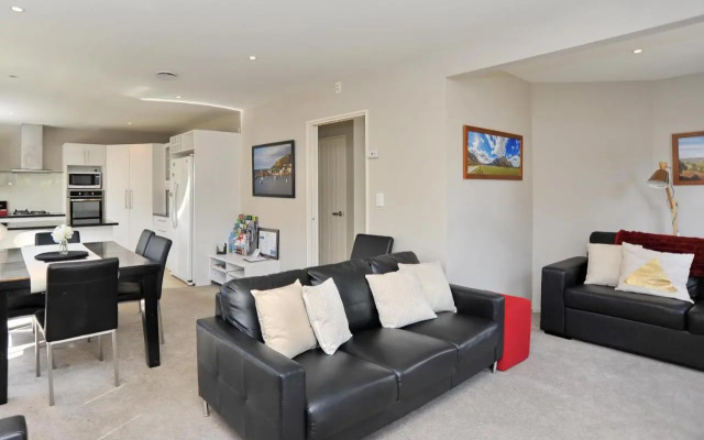Regents 94B - Christchurch Holiday Homes