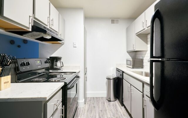 The Domain Luxury Suites by Sonder