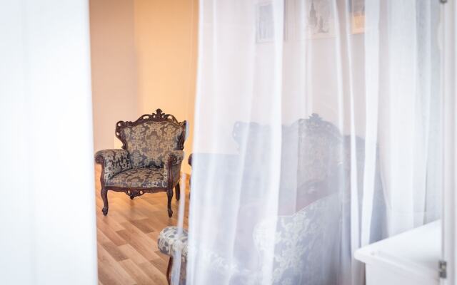 Fragola Budget Rooms & Apartments