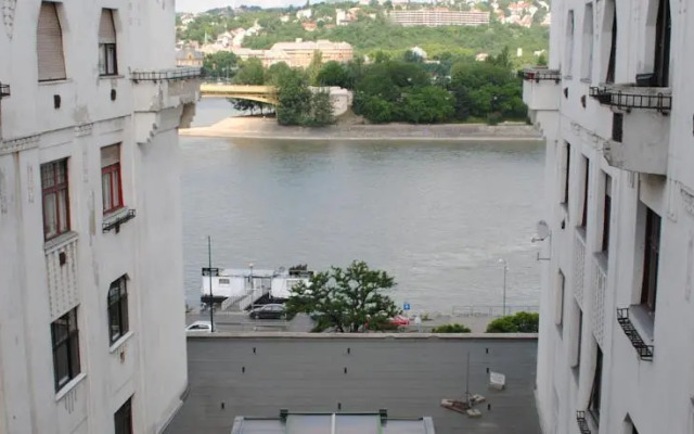 Pozsonyi4