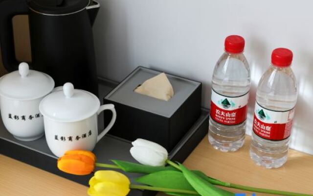 Blue Shadow Hotel (Tao Xichuan Road Store)