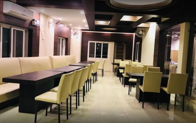 Hotel Maple Delite