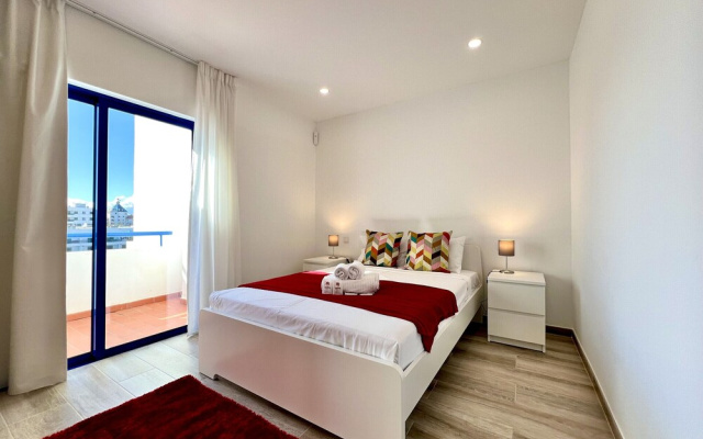 Vilamoura Design 2 by Homing