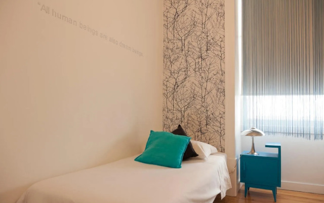 Living Lounge Hostel