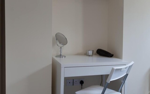 1 Willows Apartment