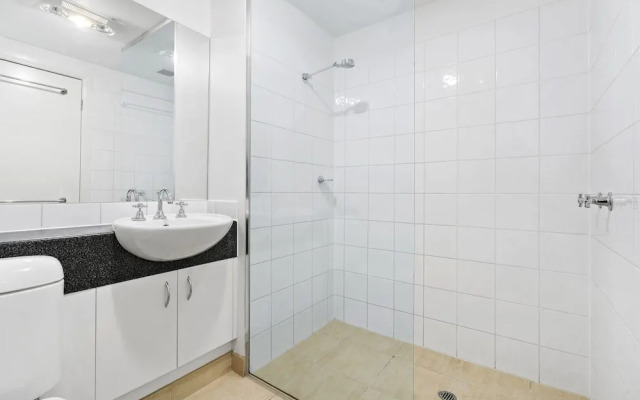 SIENNA, 1BDR South Melbourne Apartment