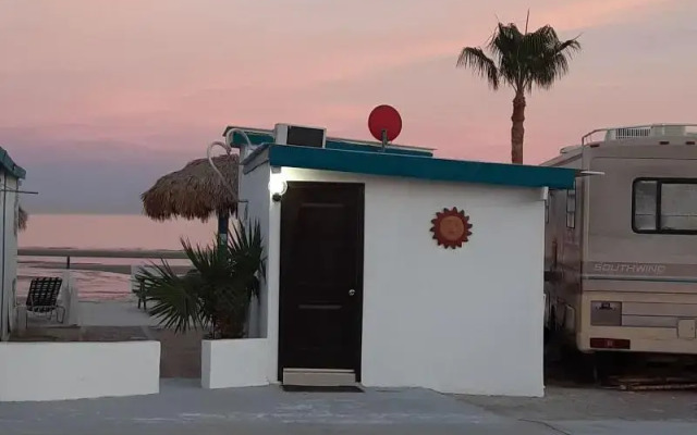 Seaside Hotel & Victor's RV Park