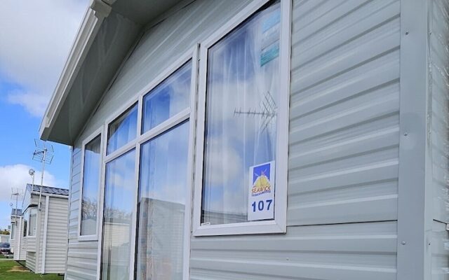 Pura Vida-stunning 2-bed Caravan in Clacton-on-sea