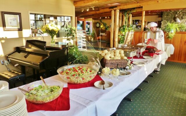 Lopez Islander Resort