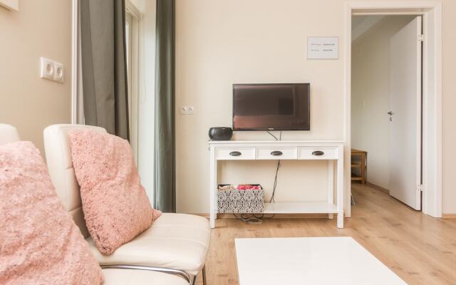 TOWN SQUARE Apartments