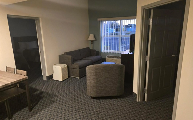 Allure Suites