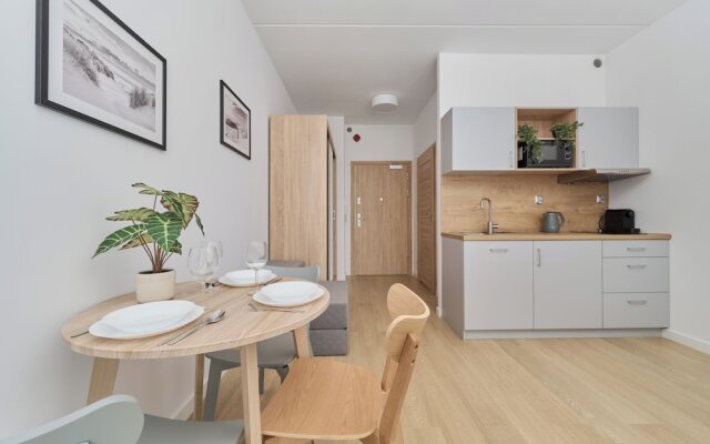 Airport Wrocław Apartment by Renters