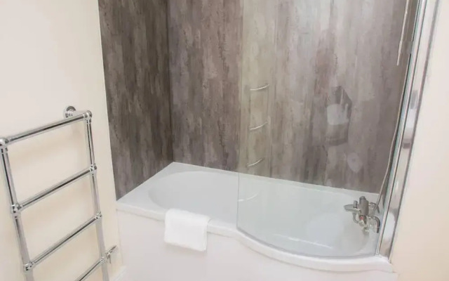 Charming 1-bed Apartment in Stroud
