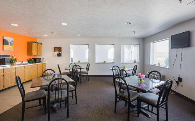 Motel 6 Omaha - IAT West