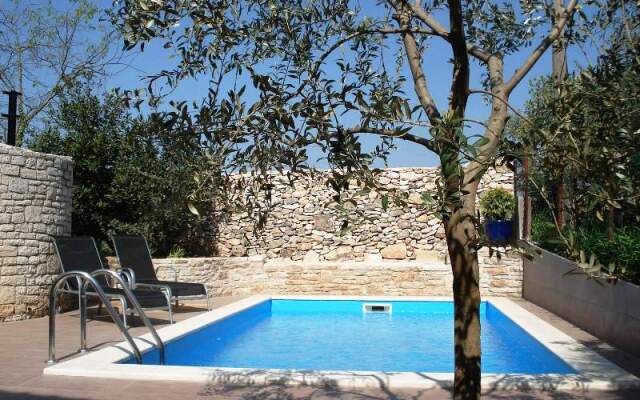 Apartment Mimi - with swimming pool A1 Jasen Krnica, Istria