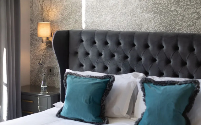 Marshall Meadows Manor House