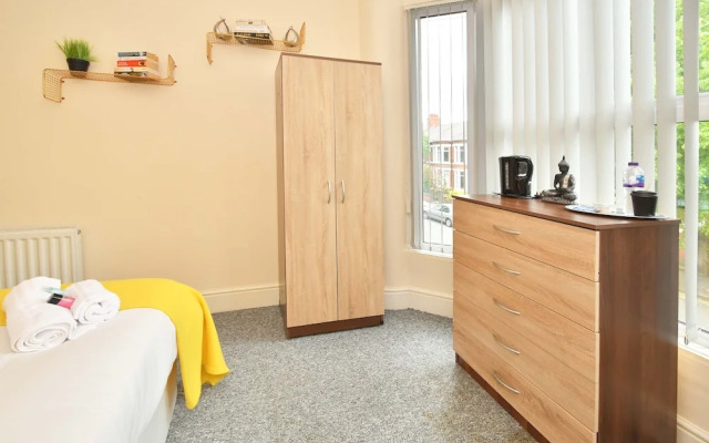 Townhouse @ 178 Ruskin Road Crewe