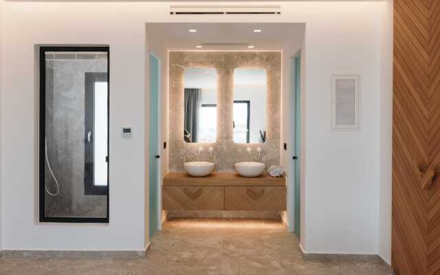 Monogram Travel Naxos