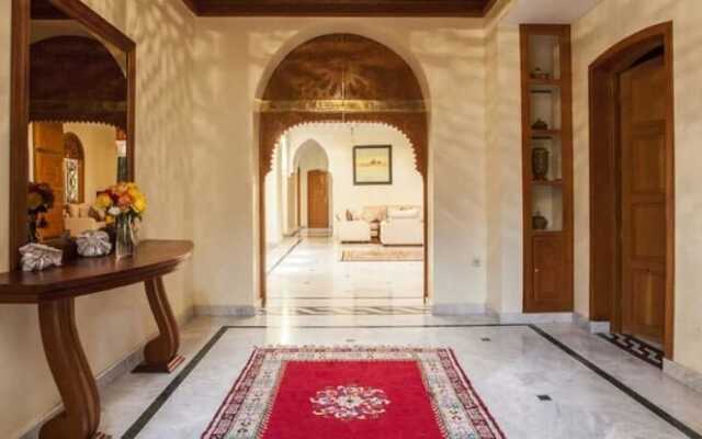 Villa London