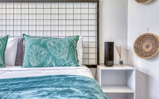 Modern Spanish House-3br-pool-solar-samrand