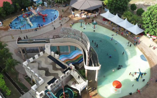 Homestay Bayou Lagoon Park Resort