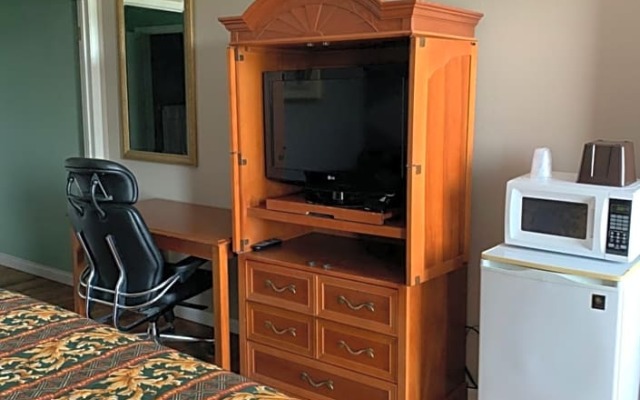 Royal Inn & Suites