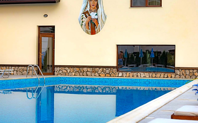 Eco Hotel Momata