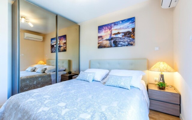 Amazing Apartment in Split With Wifi and 3 Bedrooms