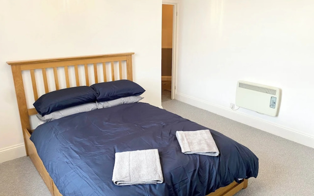 Torquay, 2 Bedrooms, Sleep 6, Free Parking, Torbay