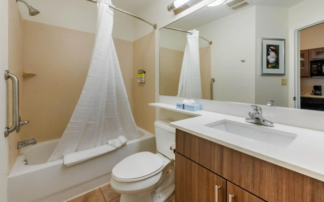 Candlewood Suites Ft Myers I-75 by IHG