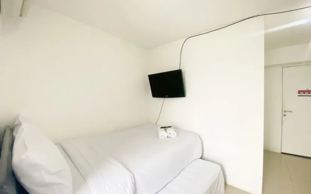 Best Strategic and Chic Studio at Bassura City Apartment