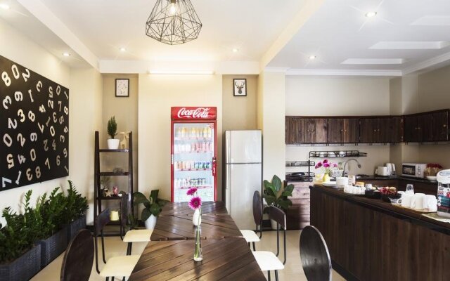 1812 Boutique Hostel