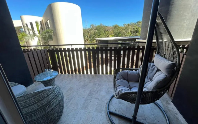Unique Rooftop Sea View Walking to Beach The Best