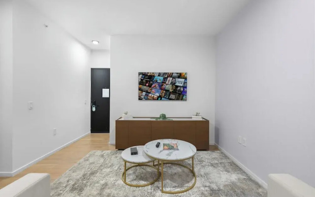 Luxury Studio with City & Bay Views