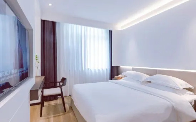 18 Degree Intelligent Hotel in the Island (Qilou Old Street)
