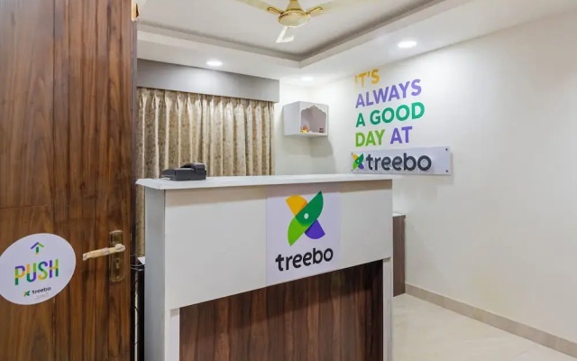 Treebo Petals Banquet & Suites - Kolkata