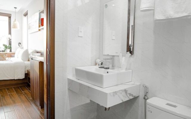 Dragon View Riverfront Hotel - Managed by Chiic Vacation