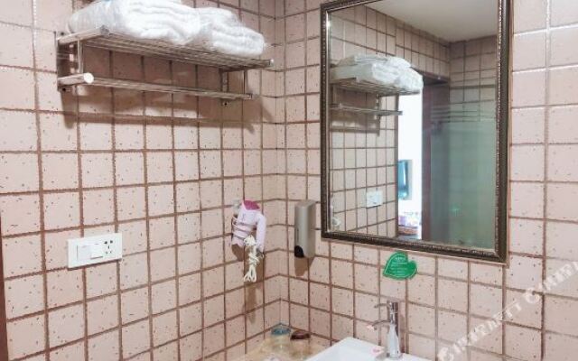 Fenghuang Garden Holiday Hotel