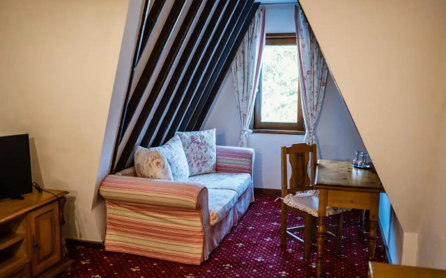 Casa Motului B&B