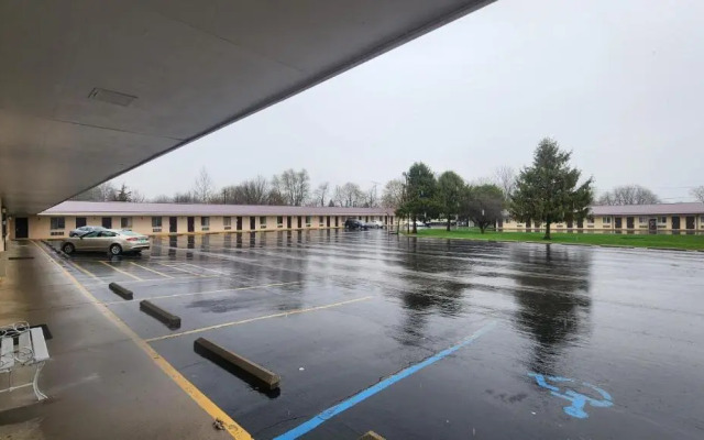 Super 8 Centerville-Richmond